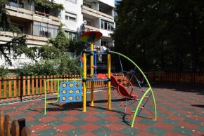 
 Заедно със зам.-кмета по екология Десислава Билеваще внесем в общинския съвет - План за действие за обновяване на детски площадки в столицата. Затова очаквам подкрепа от всички партии.

