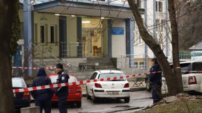 

65-годишният мъж, който на 10 януари към 07:35 часа стреля по сградата на полицейското управление, е арестуван до 72 часа.