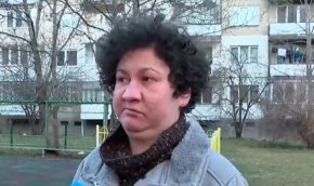 
По думите ѝ тя завела дело за  средна телесна повреда, което все още тече. Пейкова твърди, че преди този случай двамата били във връзка две години.  „Той ми посегна веднъж. Счупи ми носа, но тогава не подадох жалба. Тогава сгреших. Мислех, че това ще е единичен случай”, посочва тя.