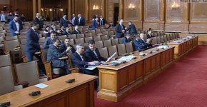 
В 48-ото Народно събрание са постъпили общо 205 законопроекта, 134 от тях са внесени от народни представители. Постъпили са 141 проекторешения, от които 122 от народни представители, както и 7 проекта за обръщения и декларации.