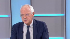 Решението минималната работна заплата да е 50 на сто от средната за страната е грешка, то противоречи на Конвенцията на МОТ и на Европейската директива за адекватни минимални възнаграждение, посочи Велев