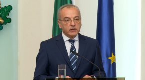  Гълъб Донев за втори път застава начело на правителство, посочено от Румен Радев.