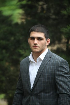 
Наскоро бяха натурализирани за националния тим и други борци, като чеченецът Абу-Муслим Амаев (67 кг) и украинецът Семьон Новиков (87 кг) в класическия стил.
