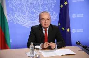 
Транспортната свързаност между България и Румъния беше във фокуса на разговора на министър-председателя Гълъб Донев с румънския му колега Николае Чука
