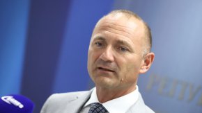
"Факт, че много договори са сключени в нарушение на Закона за енергетиката. Оттам-нататък кой каква роля има, кой какви решения е вземал, защо ги е вземал, това вече ще решават компетентните органи."