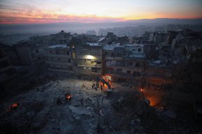 "Единственият разрешен от Съвета за сигурност контролно-пропускателен пункт е отворен отново, но повредите по пътищата и забавеното митническо освобождаване значително затрудняват движението", каза Бийзли.