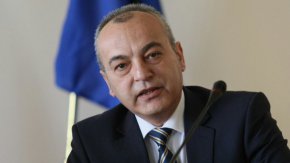 
Катя Ивкова е магистър по „Международни отношения“ в УНСС. От 2020 г до момента заема длъжността директор на