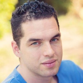 Председател на БСП Красно село
Общински съветник в Столичната община
Член на БСП от 18 годишен, очакващ скоро да бъде изключен