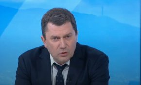 
По думите му има капсулиране на ръководството. Според Владимиров липсва и комуникация със структурите и кметовете.