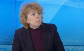 По думите ѝ чрез този политически проект бившите ѝ колеги ще разберат "колко е трудно да носиш отговорността за решенията, които се взимат"