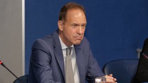 

Той посочи, че заявката е подадена още преди два дни, като се очаква отговорът да пристигне във всеки един момент