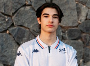 
Българският пилот във Формула 3 Никола Цолов вече е пълноправен член на академията за млади пилоти на отбора от Формула 1 Алпин