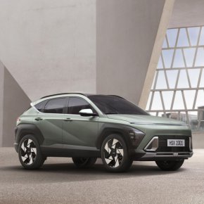
Hyundai разкри повече спецификации за обновения Kona за 2024 г.
Той е оборудван с двигатели, които се пренасят, и предлага хибриден вариант, който все още не е потвърден за САЩ.
