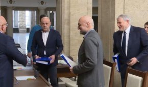 ГЕРБ-СДС се регистрира в ЦИК за изборите на 2-ри април