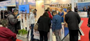 Щандът на най-любимата на българите през последните няколко сезона община Царево, в която освен нейната „столица”, попадат още Лозенец, Синеморец, Резово, Ахтопол и други хитови курортни селища, се оказа и най-търсеният в първия ден на водещото туристическо изложение у нас  Ваканция & СПА ЕКПО 2023