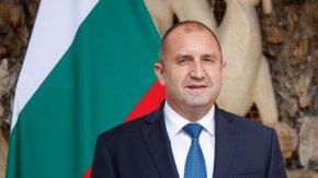 
България и Гърция споделят обща отговорност не само за енергийната диверсификация, но и за европейското бъдеще на нашия регион. Това заяви президентът Румен Радев в интервю за гръцкия вестник „Катимерини“ преди днешната си визита в Атина, съобщиха от прессекретариата на държавния глава.
