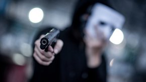 

Предприети са оперативно-издирвателни и процесуално-следствени действия за установяване и задържане на нападателя.

 