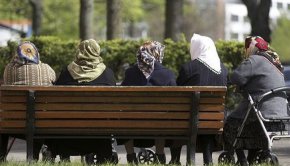 През 2012 година средната възраст на населението на Европейския съюз е била 41,9 години, което означава, че за десет години оттогава до миналата година тя се е повишила с 2,5 години.
