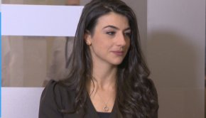 
Тя се зарича да заведе и други дела. "След сценаристите следват още няколко срещу мними обществени говорители и жълти медийни бухалки", пише тя. 