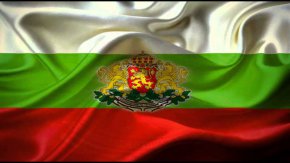 
За желаещите да наблюдават тържествената проверка (заря) на пл. „Народно събрание“ достъп ще бъде осигуряван през три пукта за проверка – два от двете страни на пешеходните алеи на бул. „Цар Освободител“ в близост до изходите на подлеза при СУ „Свети Климент Охридски“ (кръстовището на бул. „Цар Освободител“ и бул. „В. Левски“) и един пункт на бул. „Цар Освободител“ (откъм хотел „Сенс“).
