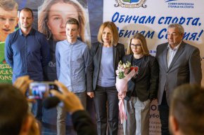 Кметът на Столична община Йорданка Фандъкова представи днес двете нови лица на „София – европейска столица на спорта“. 16-годишната сноубордистка Андреа Коцинова и 15-годишният състезател по тенис на маса Йоан Величков ще популяризират инициативата през 2023 г., двамата са сред най-прогресиращите ни млади таланти, вече със сериозни успехи и на международната сцена, надежди за добро бъдеще на българския спорт.
