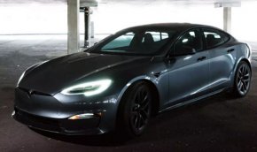 
Електрическият автомобил Polestar 2 заема пето място в класацията , следван от Jaguar I-Pace и Porsche Taycan. Tesla Model S се представя малко по-добре от Model X и се класира с номер осем. Списъкът с най-ненадеждните "акумулаторни" автомобили допълват Audi e-tron и пикапът Rivian R1T .