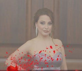 
Последните дни тя бе в лошо настроение заради целувката на Ергенинът с Валерия.