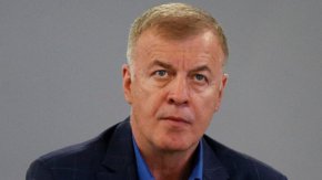 На 24 февруари Ивков обяви, че собственикът е забранил играчи да се продават, а на 9 март Сираков заяви, че е лъжа, че има оферти. По-късно отношение взе и Станимир Стоилов, а в неделя собственикът промени позицията си, казвайки, че "не е искал втора Казанска афера".
