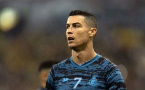  
Освен за Роналдо, работещите за него се задължават да мълчат за това как преминава работния им ден, както и за всичко около близките на звездата и гостите в дома му.
