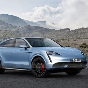 Актуализираният Cayenne с бензинов двигател ще бъде пуснат на пазара тази година и ще включва три хибридни версии с подобрен пробег на изцяло електрическо задвижване.

 