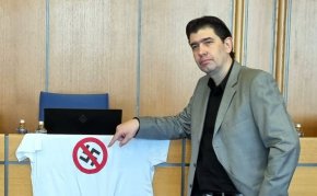 БСП - София ще възстанови счупената плоча на Паметника на Съветската армия. Идеята за това е на социалистите от район "Връбница" и техния председател Станислав Младенов, който е член на Изпълнителното бюро на Софийската организация на БСП. Те вече са наели фирма, взели са точните размери на мястото на монумента и сега очакват да бъде намерен подходящият камък, за да бъде изработена новата плоча.
