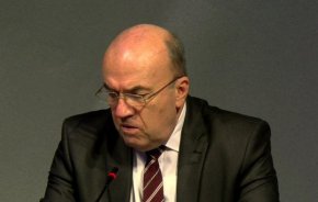 “Данните за това са от германския сайт Statista.com. Порталът отбелязва, че страната ни е 6-а, след балтийските държави, Полша и САЩ. Така че тук не можем да приемем упреци в този смисъл, че това, което се прави е недостатъчно”, посочи той.