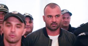 
"Стига пиари, ще си понеса отговорността, но моето престъпление е само ПТП. Искам да се прибера у дома и да подготвя детето си за най-лошото", бяха последните думи на Любенов пред съда.