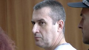 

Върховният касационен съд върна за втори път делото срещу бившия полицай Венцеслав Караджов за убийството през 2016 г. на родителите му, извършено предумишлено, с особена жестокост и с користна цел, съобщиха от съда.