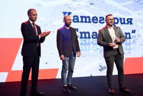 Конкурсът Digitalk&A1 Awards’2023, на който А1 е съорганизатор, отличи най-добрите проекти за иновативно използване на технологични решения, реализирани през 2022 година. Победители в надпреварата са Инвестбанк – в категория „ИТ решение, внедрено в организация“, Swipe.bg за „Вътрешно решение“, и Агровар за „Стартъп“