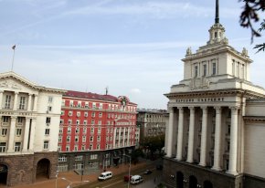 Христо Петров - Ицо Хазарта/Депутата, водач на листата на ПП в 25 избирателен район София този път, с гласовете на ДБ обръща Бойко Борисов при обработени 99.01% протоколи. Борисов го бие по лични преференции -  9504 срещу 9175. ПП/ДБ има 32,1% или 43 784 гласа, а
ГЕРБ/СДС – 28, 89% или 39 407 гласа.