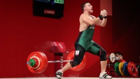 Христов стана европейски шампион в Тирана миналата година, а в Москва през 2021-а остана със сребро. Той има и две световни титли за младежи, едно сребро от младежките олимпийски игри, а на Олимпиадата в Токио се размина с бронза заради спорно съдийско решение. Тогава той остана пети в категорията си.
