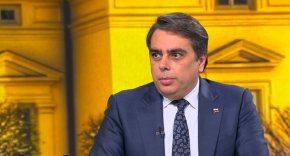 Ако се стигне до втория мандат вторите са готови да поемат отговорност и да опитат да съставят кабинет. "Със сигурност ще предложим правителство с ясна посока на движение и тогава ще видим партиите, които искат да я подкрепят", каза Василев.