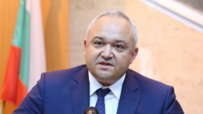 „Не е коректно да се вадят и показват записи на части. През годините сме виждали такива случаи. Резултатите не бяха положителни и не се стигна до осъдителни присъди“.