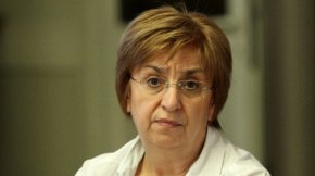 Михайлова прогнозира, че процедурите по връчването на мандатите няма да се проточват. "Всички знаци сочат в тази посока. Президентът притиска политическите сили, защото сроковете започват да бързат. Предполагам, че в рамките на следващата седмица ще започнат. Едва ли ще се бавят така, както беше в предходното НС ", каза тя.
