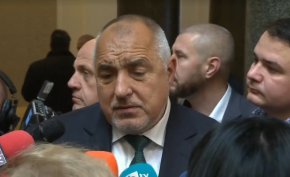 
Няма да сме пак на избори, ако те ни подкрепят с първия мандат, каза още той.