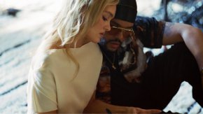 Дали нейното романтично пробуждане ще я отведе до славни нови висоти или ще я повлече към най-дълбоките и тъмни дълбини на душата й.
