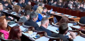 
„Броят на комисиите е доста завишен. Правят се често, за да се намери работа на някой депутат. Това е изключително непрактично”, посочи Тошко Йорданов от ИТН.
