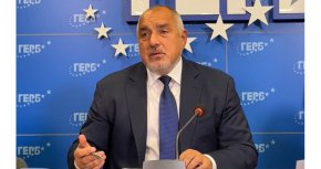 Ако нямат, това е - вече бих го нарекъл - изнудване. Няма да ви кажем нищо, вие - провалете си първия мандат, скарайте се с всички останали, та да можем ние след вас да минем и да говорим с тях".
