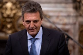 
Министърът на икономиката Серхио Маса обяви, че Аржентина ще се стреми да плаща по-голямата част от месечния си внос от Китай в юани