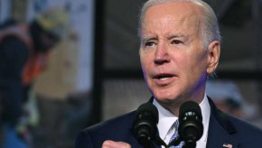 
"Одобрението за работата на Байдън е било в диапазона от ниско 40 % през по-голямата част от последните 19 месеца, с изключение на сегашното отчитане и резултата от 38 % през юли миналата година", заявиха от Галъп. "Само Роналд Рейгън в началото на 1983 г. е имал по-ниска средна стойност за деветмесечието сред избраните президенти след Втората световна война." 