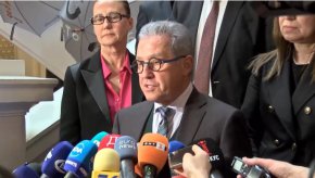 
„Отбелязахме това, че освен съгласие по приоритет, обществото очаква да бъде съставен редовен парламент, че в обществото има тежка умора от противопоставяне и че политическата криза трябва да бъде решена по този начин - кабинет, работещ парламент и дневният ред на парламента да бъде дневен ред на хората", добави той.