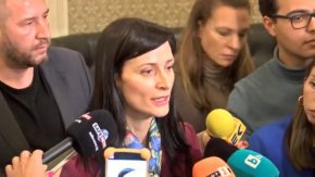 
Тя благодари за подкрепата на ДПС и ИТН и призова всички, които искат конституционна реформа да застанат зад първия мандат.