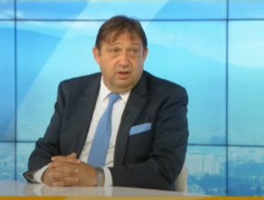 
За протестите, които съпътстваха първата копка на доизграждането на пътния възел, Шишков заяви, че фокусът им е изместен към опазването на бизнес интересите в района - по-конкретно на карайпътните заведения и рафтинг услугите.