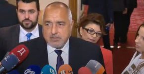 
Той отрече да познава Ивайла Бакалова, която вчера беше разпитана в прокуратурата по "Барселонагейт".